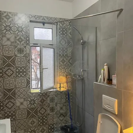 Amadeus Apartament Τίρανα